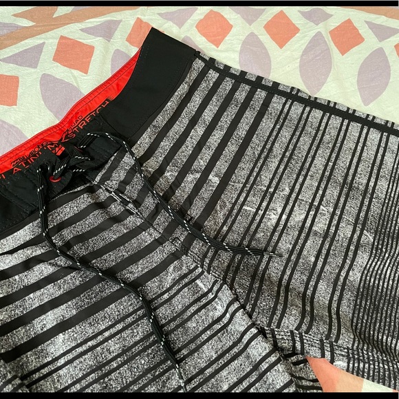 Billabong Stripe Swim Shorts - Picture 8 of 10